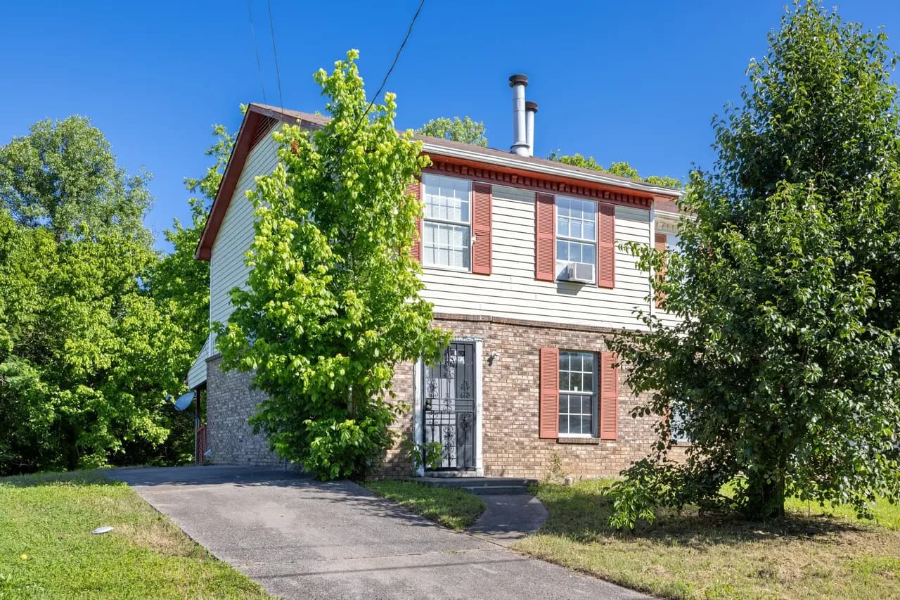 Before: 1354 Bellshire Terrace Dr